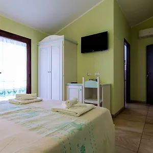 Gasthof Sardinia For, Oristano